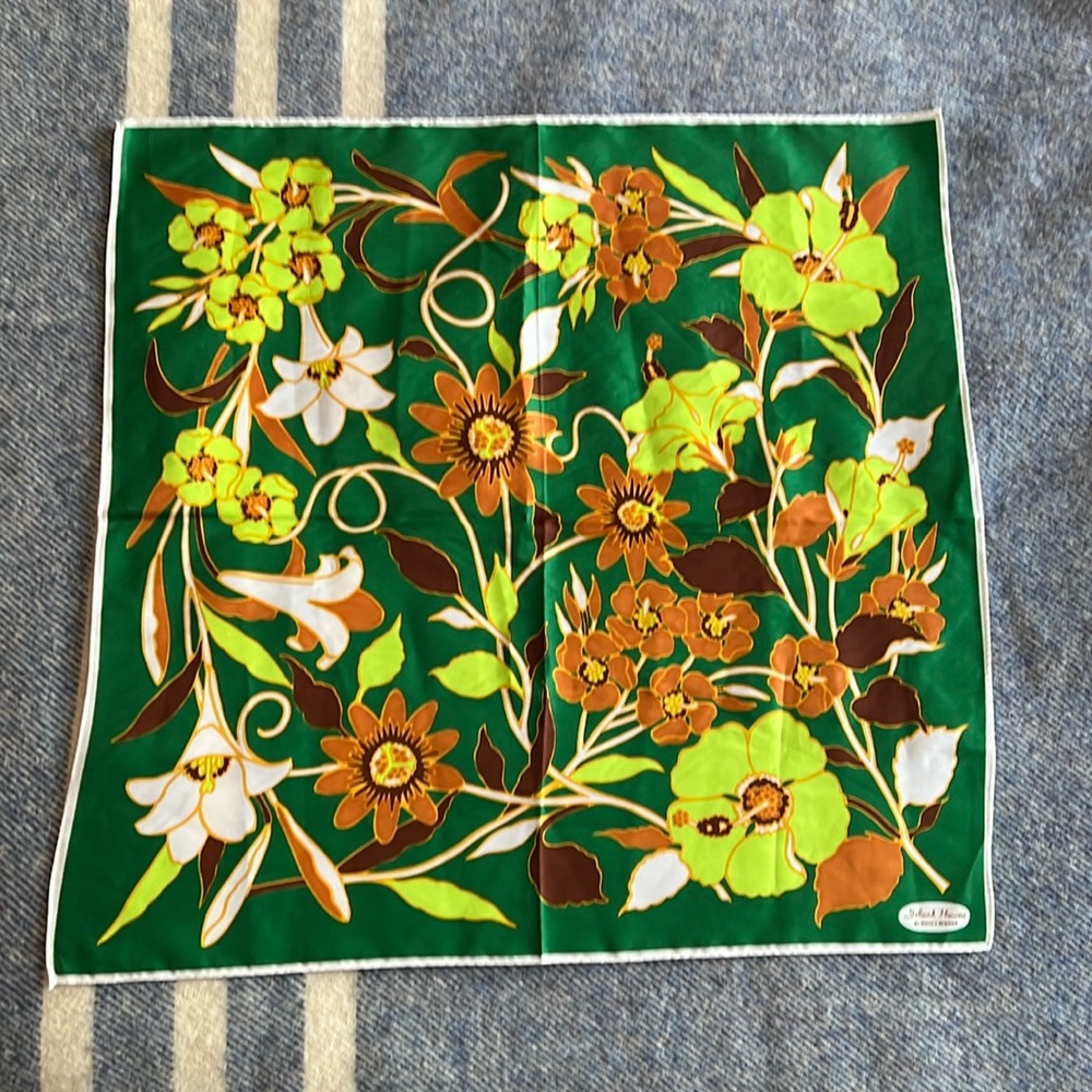 Women’s scarf, vintage, ‘Island Flowers’ by Smiths Bermuda, 23” square